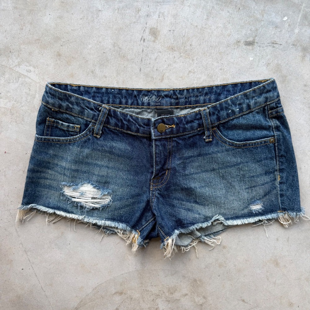 Mossimo Supply Co Low Rise Distressed Denim Shorts Medium Wash Size 8